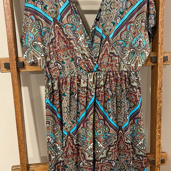 Woman’s Colorful Maxi Dress - Picture 2 of 7